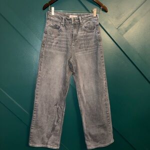 Oat New York Women's Gray Straight-Leg Jeans